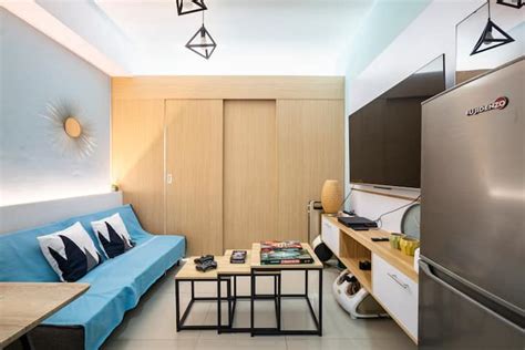 Backpackers Hub Tropix: Netflix, PS4 & Staycation .